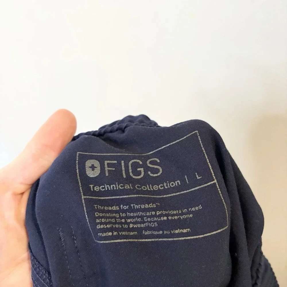 Figs drawstring messed